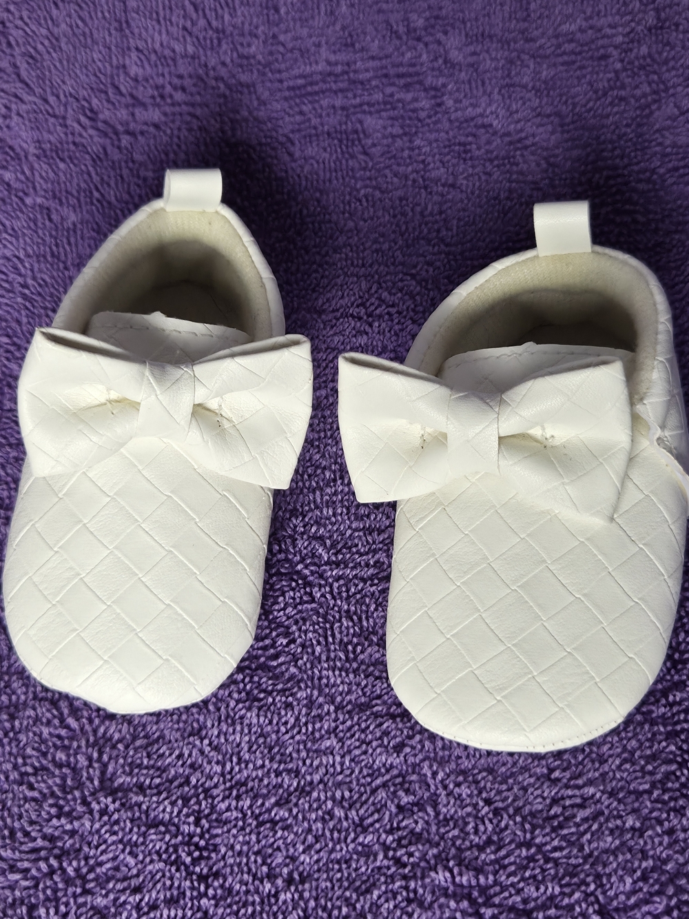 First Steps Baby White Bow Shoes Quilt Design Faux Leather 3-6 Months